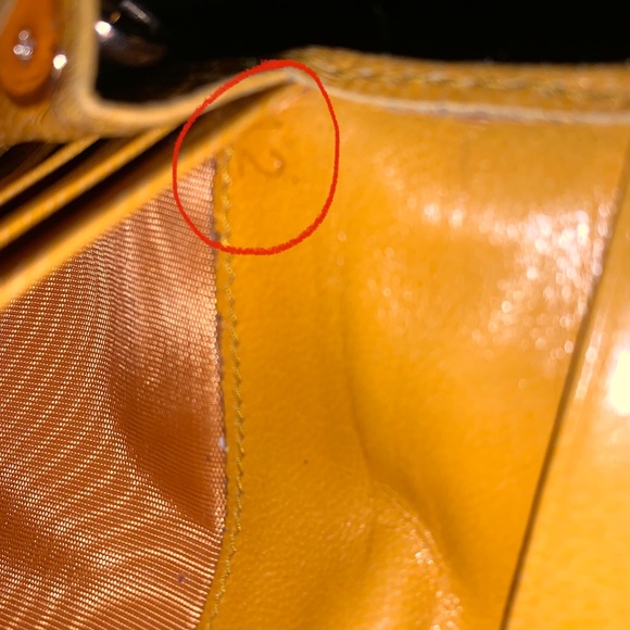 Prada wallet/ repurposed crossbody bag. - Picture 5 of 8